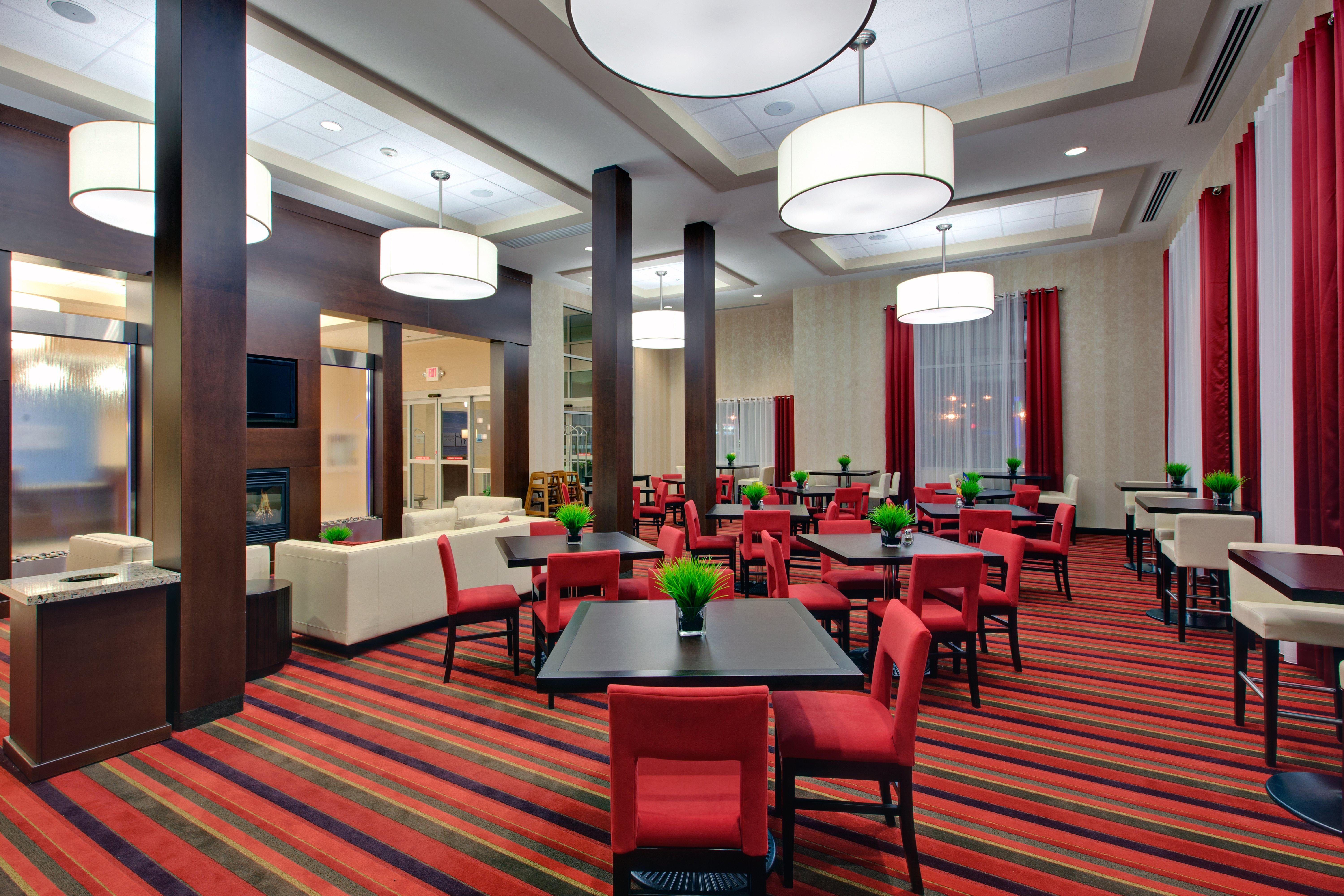 Holiday Inn Express Hotel & Suites Chatham South By Ihg Экстерьер фото