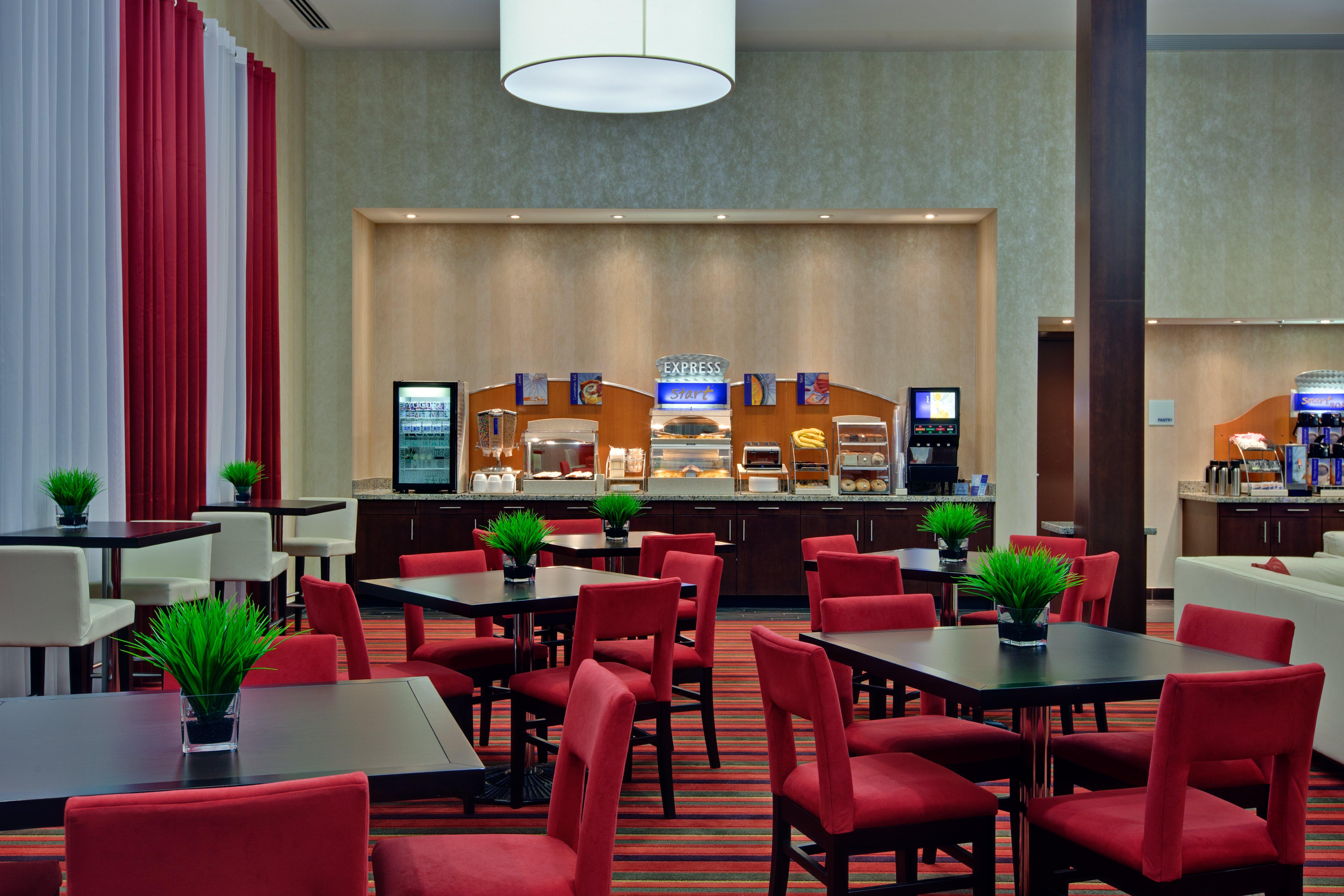 Holiday Inn Express Hotel & Suites Chatham South By Ihg Экстерьер фото