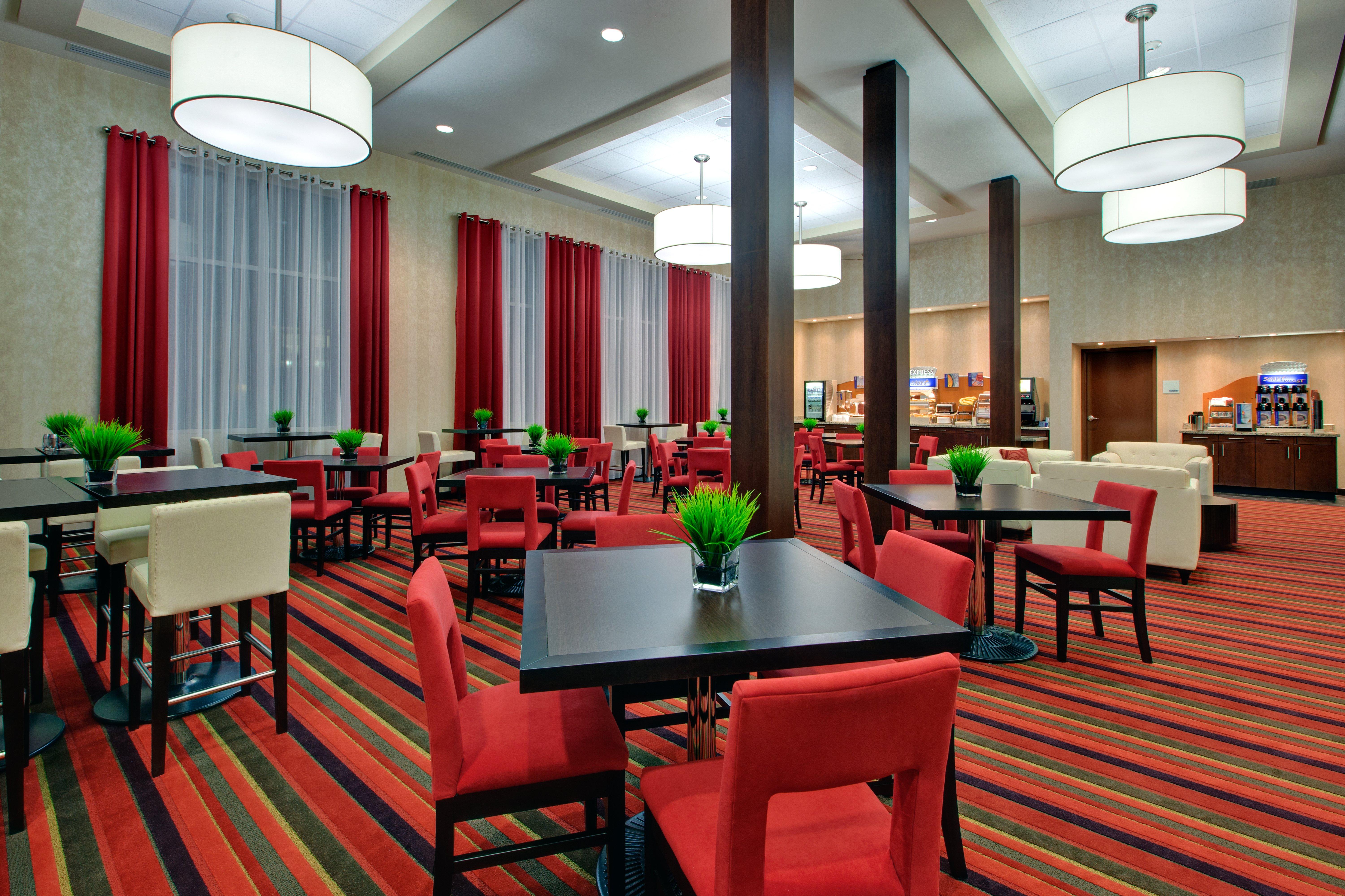 Holiday Inn Express Hotel & Suites Chatham South By Ihg Экстерьер фото