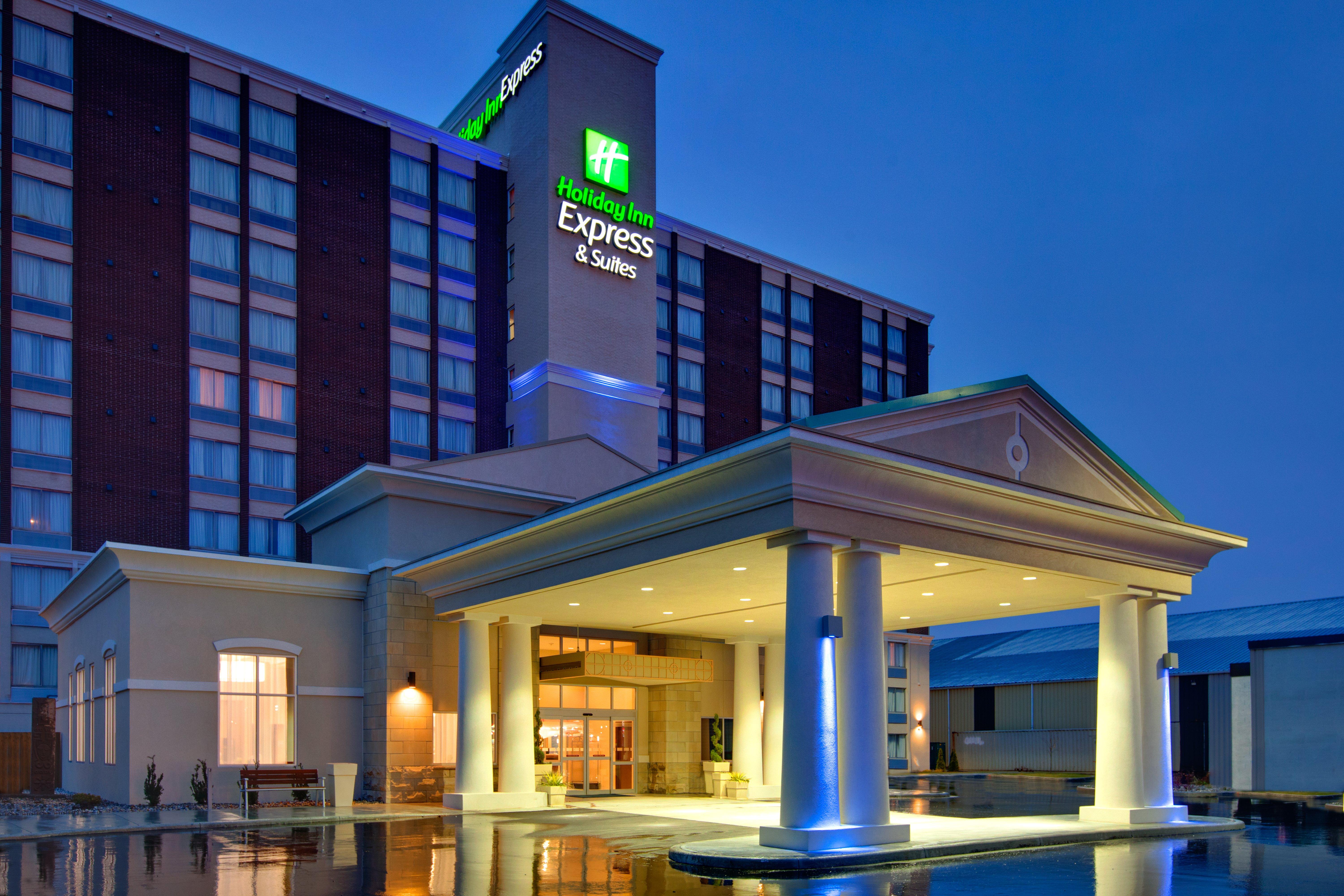 Holiday Inn Express Hotel & Suites Chatham South By Ihg Экстерьер фото