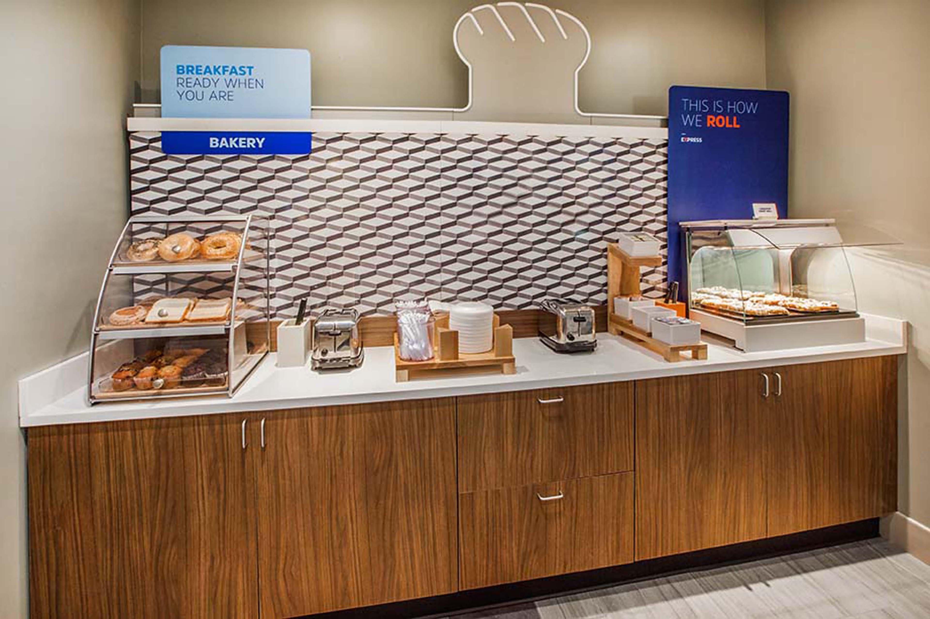 Holiday Inn Express Hotel & Suites Chatham South By Ihg Экстерьер фото