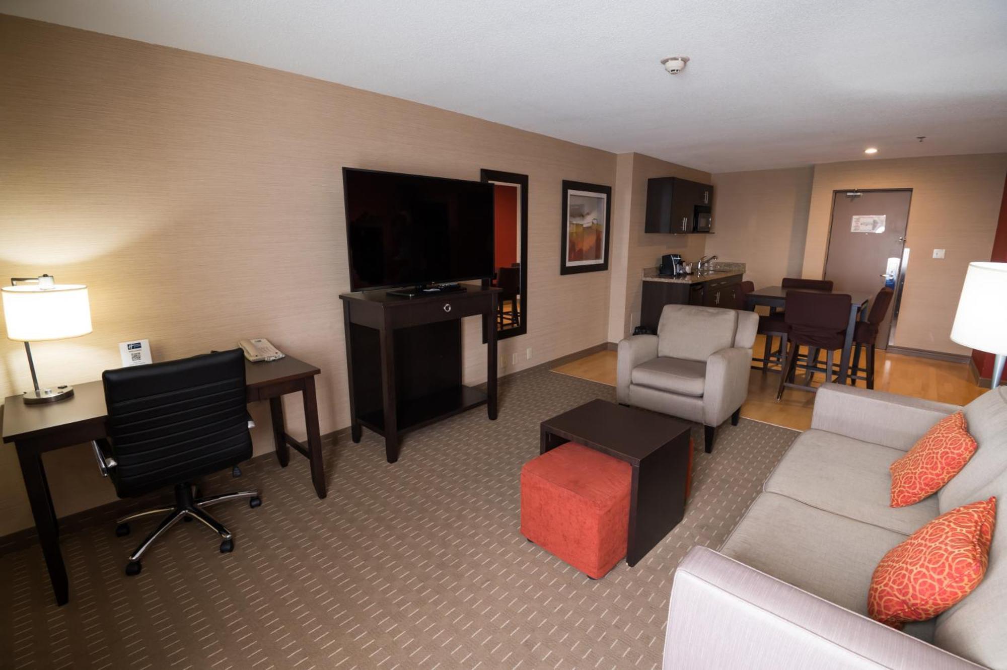 Holiday Inn Express Hotel & Suites Chatham South By Ihg Экстерьер фото