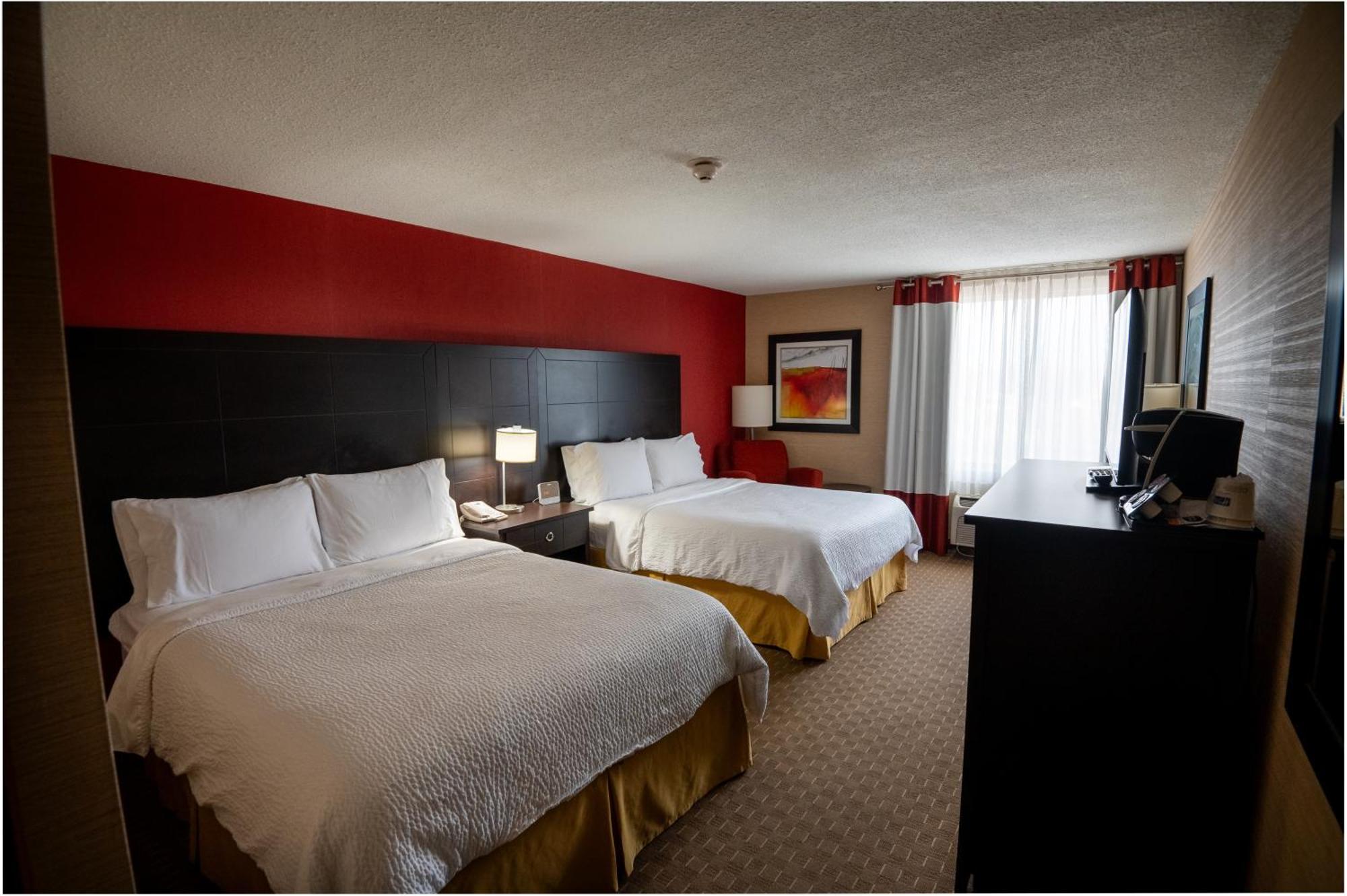 Holiday Inn Express Hotel & Suites Chatham South By Ihg Экстерьер фото