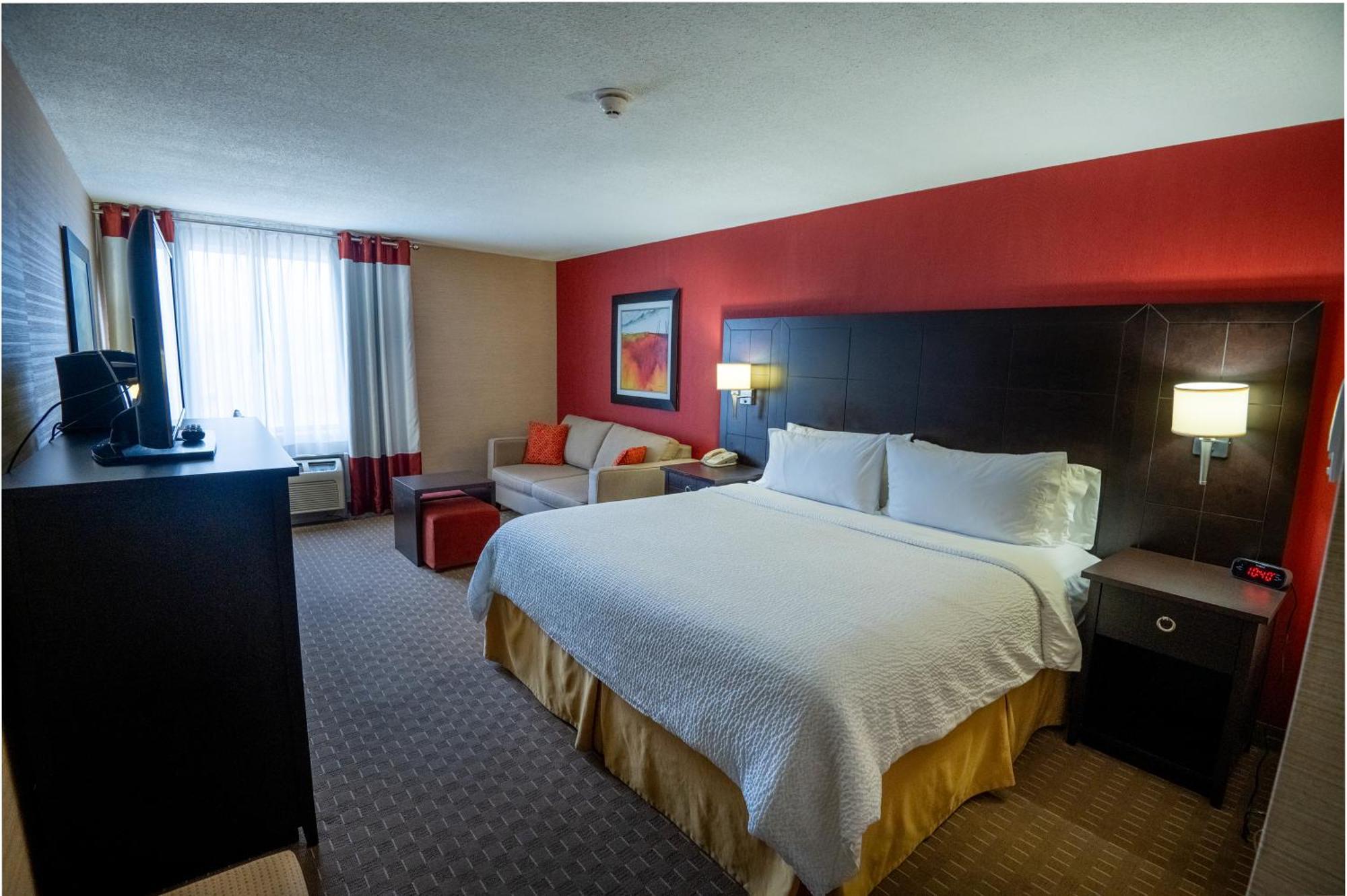 Holiday Inn Express Hotel & Suites Chatham South By Ihg Экстерьер фото