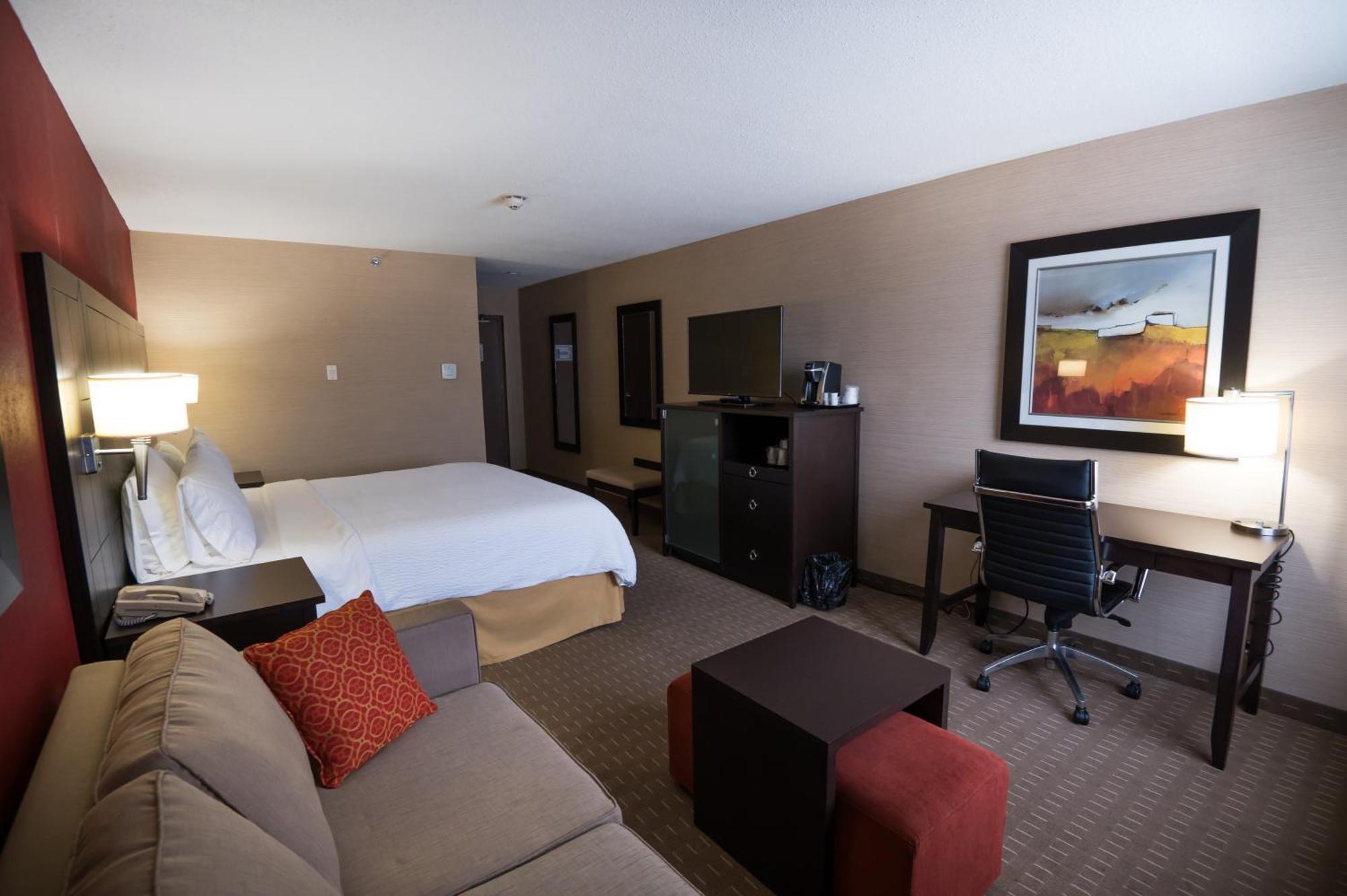 Holiday Inn Express Hotel & Suites Chatham South By Ihg Экстерьер фото