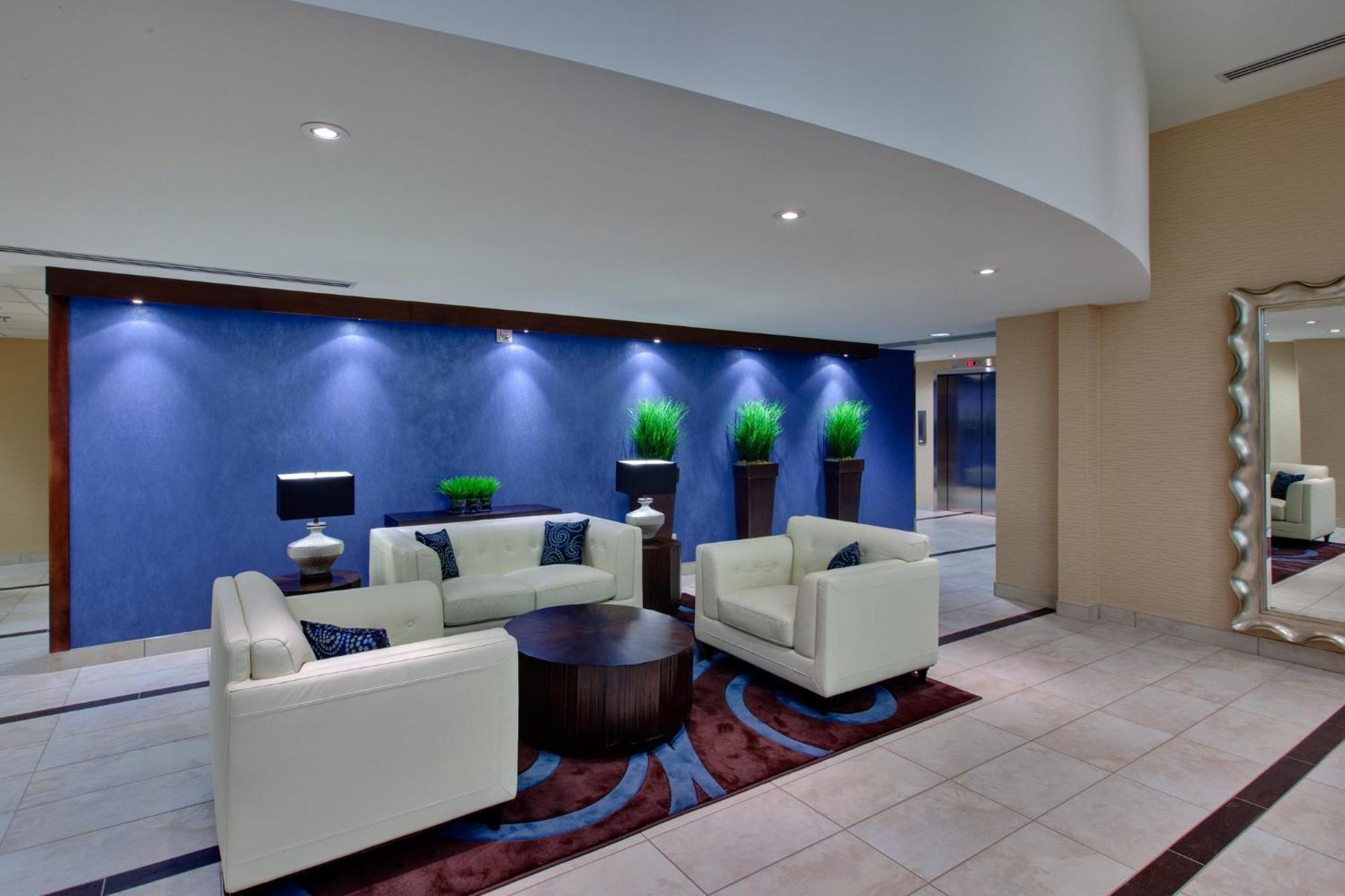 Holiday Inn Express Hotel & Suites Chatham South By Ihg Экстерьер фото