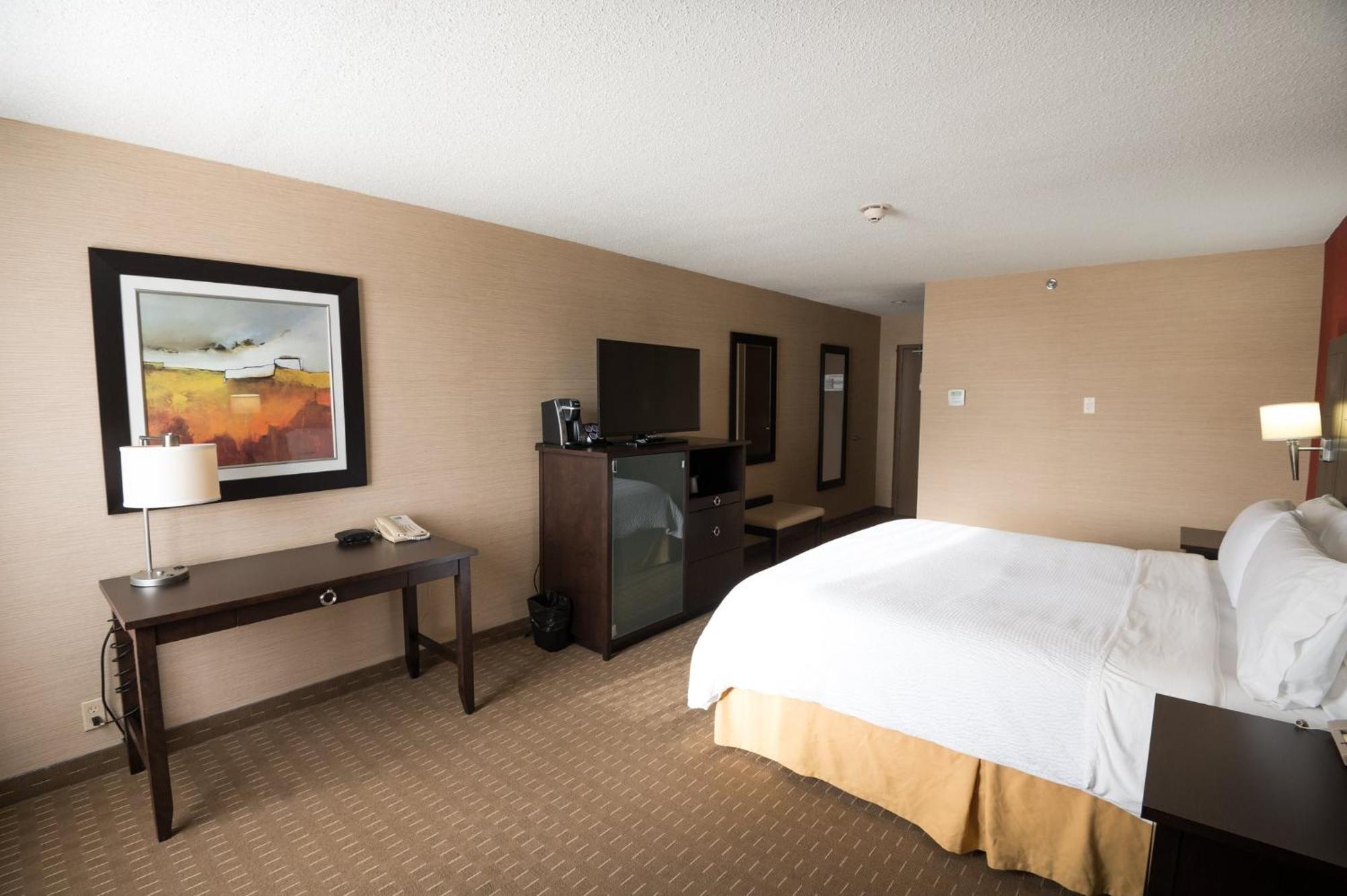 Holiday Inn Express Hotel & Suites Chatham South By Ihg Экстерьер фото