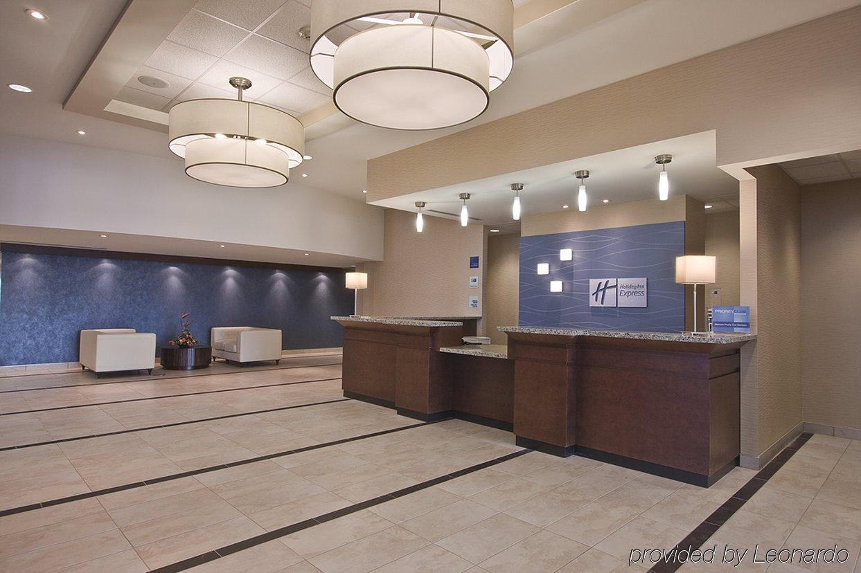 Holiday Inn Express Hotel & Suites Chatham South By Ihg Интерьер фото